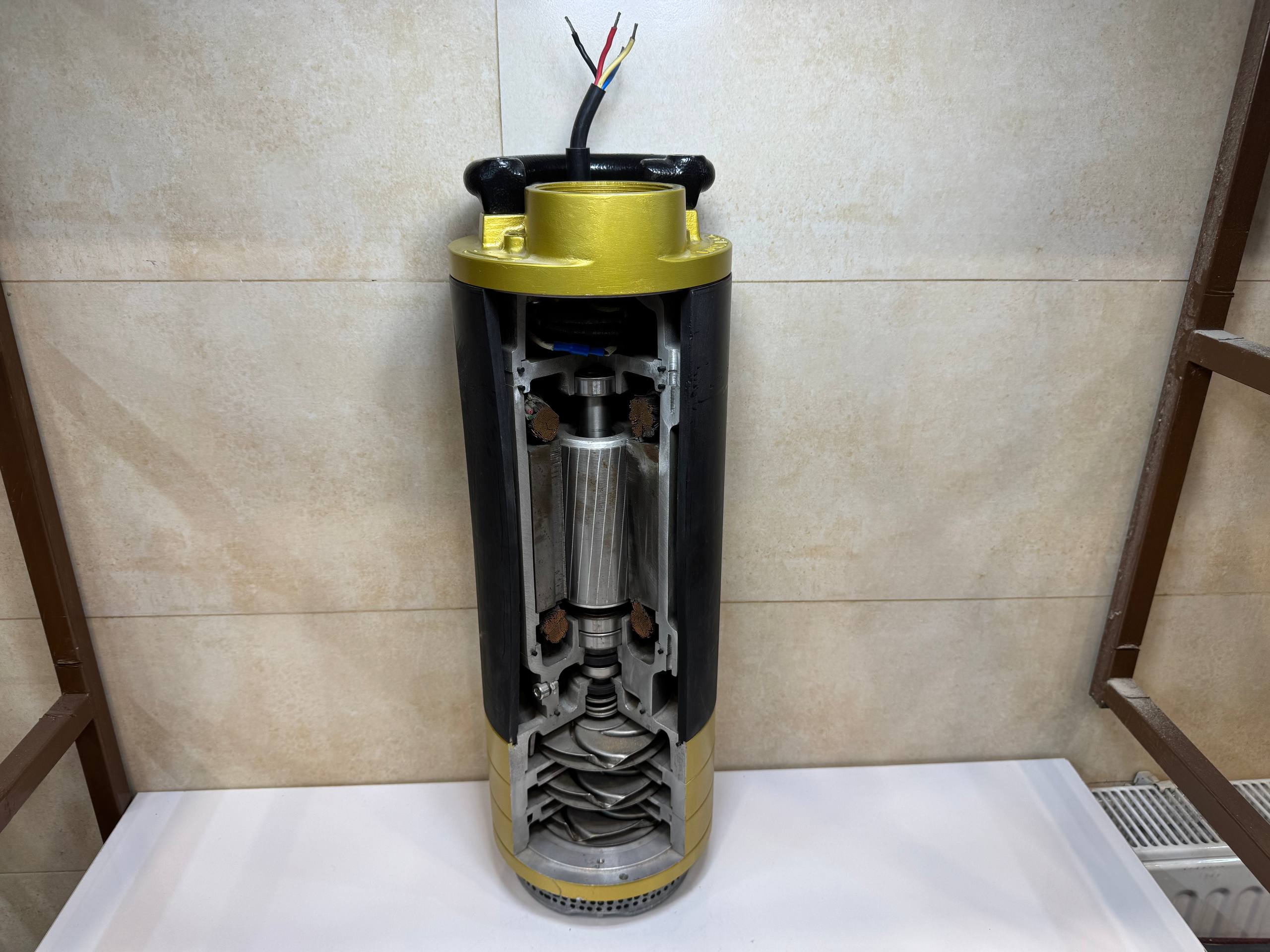 RunAb-832m-05
