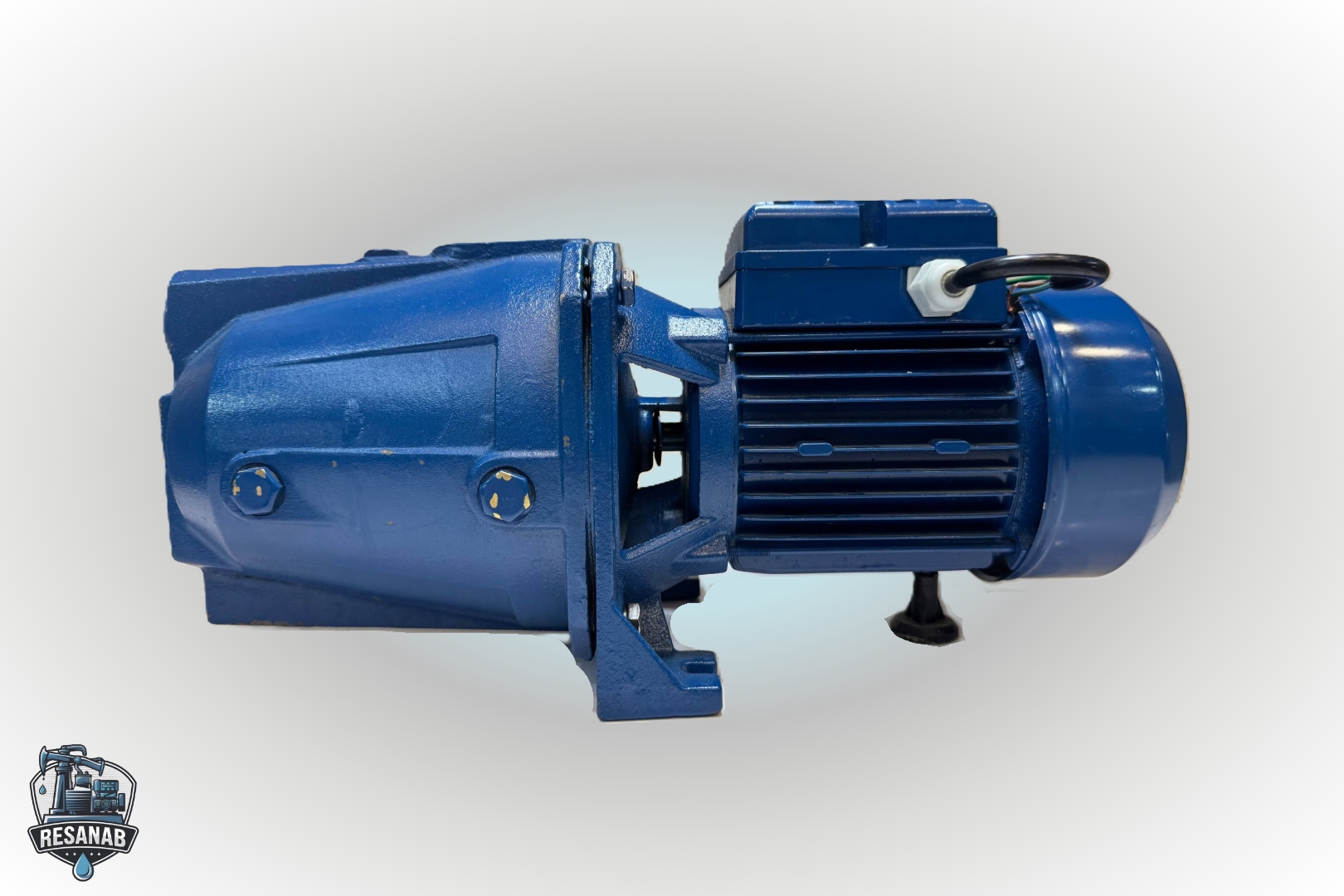 Square-Jet100-01